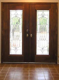 Фото двустворчатой двери со стеклом